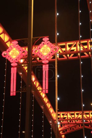 Foto de Nudo chino y puentes de acero en la noche - Imagen libre de derechos
