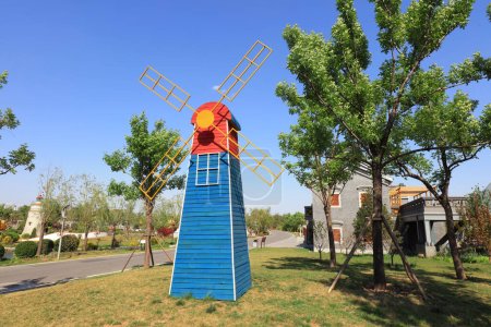 Téléchargez les photos : Architecture du moulin à vent paysage dans le pair - en image libre de droit