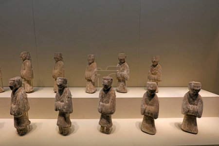 Téléchargez les photos : Sculpture chinoise antique en céramique, reliques culturelles découvertes - en image libre de droit