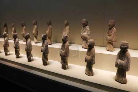 Foto de China antigua escultura figura de cerámica, reliquias culturales desenterradas - Imagen libre de derechos