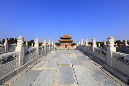 Téléchargez les photos : Architectural landscape of royal mausoleum in Qing Dynasty, Yi County, Hebei Province, China - en image libre de droit