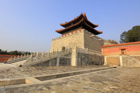 Téléchargez les photos : Ancient Chinese architectural scener - en image libre de droit