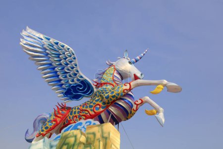 Foto de Linterna en forma de dragón primer plano de la foto - Imagen libre de derechos