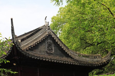 Foto de Los aleros de los edificios antiguos se encuentran en el jardín de Yu, Shanghai, China - Imagen libre de derechos