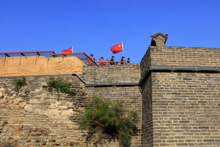 Téléchargez les photos : Qinhuangdao City, Chine - 4 octobre 2018 : Lieu pittoresque de Laolongtou de la Grande Muraille, ville de Qinhuangdao, province du Hebei, Chine - en image libre de droit