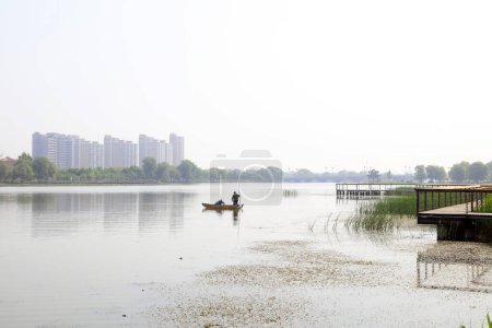 Téléchargez les photos : Paysage de la ville riveraine, Chine - en image libre de droit