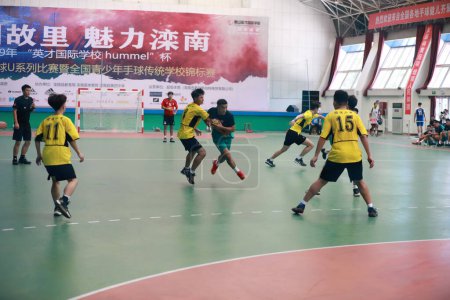 Foto de Condado de Luannan, China - 14 de agosto de 2019: China Junior Handball Match U Series Competition Site, Condado de Luannan, provincia de Hebei, China - Imagen libre de derechos