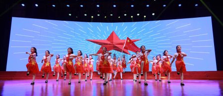 Foto de 27 de septiembre de 2019 - Tangshan City, China: escena del concierto de la canción, Tangshan City, Hebei Province, China, Tangshan City, Hebei Province, China. - Imagen libre de derechos