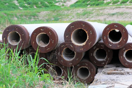 Foto de Fotos de cerca de tuberías prefabricadas de cemento - Imagen libre de derechos