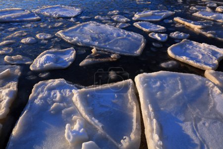 Foto de Paisaje natural de la costa congelada, ciudad de Qinhuangdao, China - Imagen libre de derechos