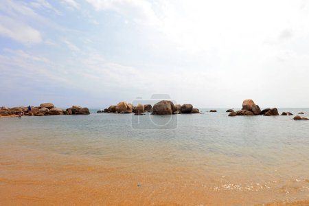 Téléchargez les photos : Paysage naturel de la plage de Sanya, province de Hainan, Chine - en image libre de droit