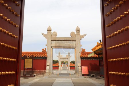 Téléchargez les photos : Paysages architecturaux de la dynastie Qing en Chine, Ditan Park, Pékin, Chine - en image libre de droit