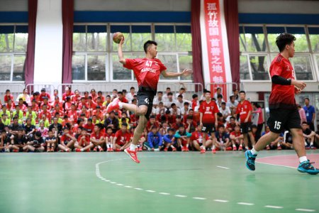 Téléchargez les photos : Comté de Luannan, Chine - Le 14 août 2019 : Chine Match de handball junior U Series Competition Site, comté de Luannan, province du Hebei, Chine - en image libre de droit