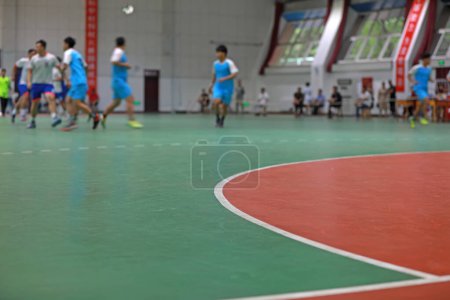 Téléchargez les photos : Matchs de handball junior dans le gymnase, comté de Luannan, province du Hebei, Chine - en image libre de droit