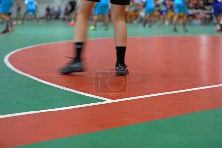 Téléchargez les photos : Matchs de handball junior dans le gymnase, comté de Luannan, province du Hebei, Chine - en image libre de droit