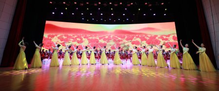 Téléchargez les photos : 27 septembre 2019 - Ville de Tangshan, Chine : scène de concert de chansons, ville de Tangshan, province du Hebei, Chine, ville de Tangshan, province du Hebei, Chine. - en image libre de droit