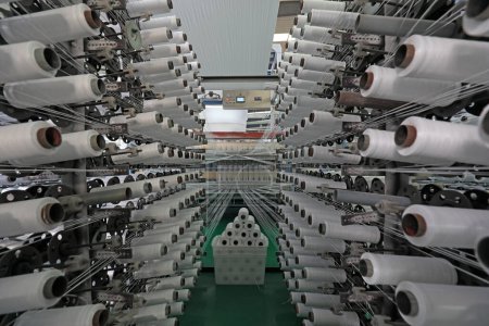 Foto de Maquinaria y equipo de línea de producción de hilado de fibra, norte de China - Imagen libre de derechos