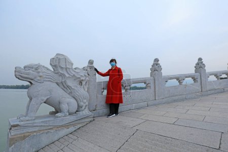 Téléchargez les photos : Pékin, Chine - 6 octobre 2020 : Dix-sept trous dans le palais d'été de Pékin - en image libre de droit