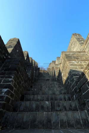 Téléchargez les photos : Comté de Qianxi, province du Hebei, Chine - 4 novembre 2020 : Paysage architectural de la Grande Muraille de Qingshanguan - en image libre de droit
