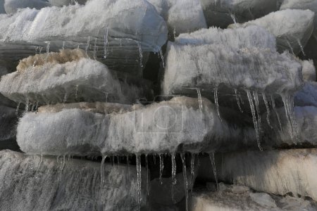 Téléchargez les photos : La glace est empilée dans une cave à glace, Chine du Nord - en image libre de droit