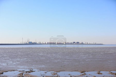 Caofeidian, China - 9 de noviembre de 2020: Perspectiva de la isla artificial 1 en Hebei Tangshan, provincia de Hebei, China
