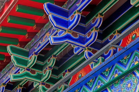 bucket arch in a Chinese palace closeup of photo