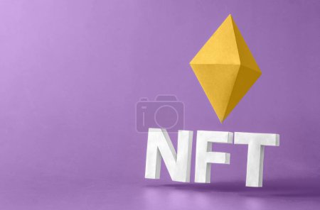 Téléchargez les photos : NFT 3D text token and simol Ethereum on a purple background in levitation. Minimal concept of crypto token innovations and virtual payments. High quality photo - en image libre de droit