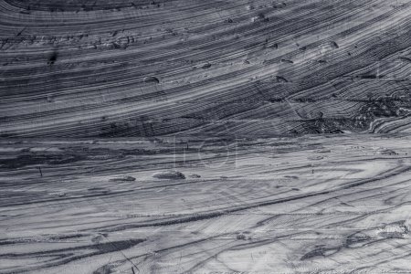 Foto de Textura de sal natural, cruda en una mina de sal subterránea, mina de sal Turda, Rumania - Imagen libre de derechos