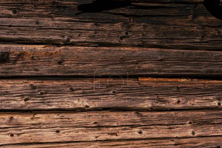 Téléchargez les photos : Vieilles planches rustiques en bois mangées par des caries - en image libre de droit