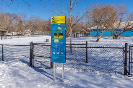 Foto de Caswell Dog Park se encuentra en el barrio de Caswell Hill de Saskatoon. - Imagen libre de derechos
