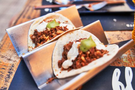 Foto de Hermosa imagen de tacos mexicanos de cerdo - Imagen libre de derechos