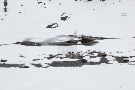 Téléchargez les photos : Winter landscape with snow in the Italian dolomites - en image libre de droit