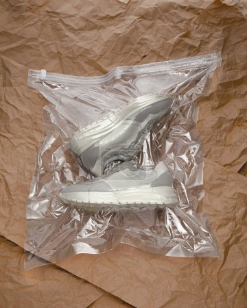 Foto de Imagen foto de zapatillas para publicidad y carteles - Imagen libre de derechos