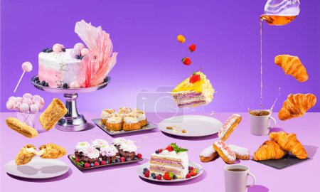 Téléchargez les photos : Variété de pâtisseries et gâteaux vibrants et ludiques, croissants, éclairs, cupcakes, lévitation créative sur fond violet pendant un thé fantastique avec des éclaboussures dynamiques de thé ajoutant un élément de joie - en image libre de droit