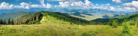 Téléchargez les photos : Vue panoramique depuis la crête de Kostrych. Chornohora chaîne de montagnes. Montagnes des Carpates, Ukraine - en image libre de droit