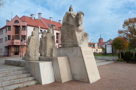 Foto de 30 10 2022: Monumento al rey medieval polaco Boleslaw Krzywousty. Reloj, Polonia - Imagen libre de derechos