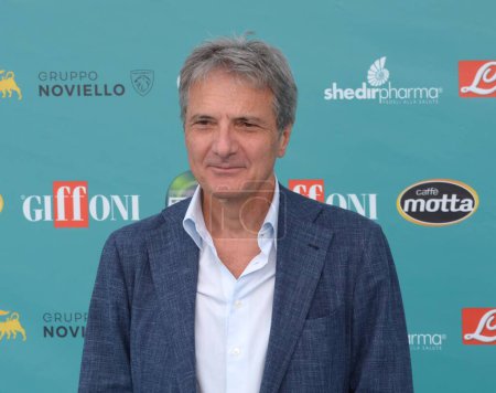 Foto de GIFFONI VALLE PIANA, ITALIA - 21 de julio de 2023: Felice Casucci en el Giffoni Film Festival 2023 - 21 de julio de 2023 en Giffoni Valle Piana, Italia. - Imagen libre de derechos