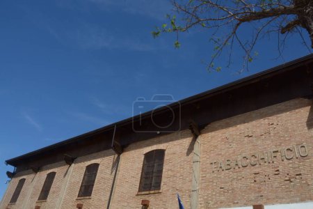 Foto de La antigua fábrica de tabaco en Borgo Cafasso, Capaccio Paestum, Italia, 5 de abril de 2024. - Imagen libre de derechos