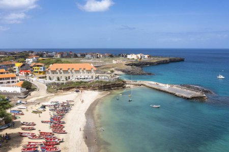 Foto de Vista aérea de la playa de Tarrafal en la isla de Santiago en Cabo Verde - Cabo Verde - Imagen libre de derechos