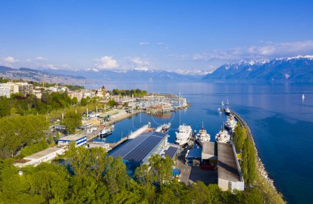 Foto de Vista aérea del lago Leman - Lausana en Suiza - Imagen libre de derechos