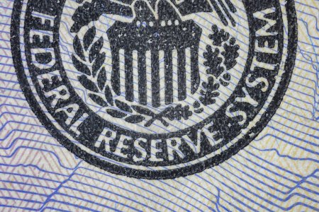 Téléchargez les photos : Aigle américain des États-Unis armoiries sur un billet d'un dollar américain. - en image libre de droit