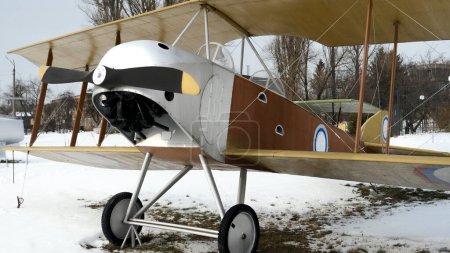 Foto de Old retro biplane in open-air museum. Ukraine, Kyiv, Zhulyani museum, January 2022. - Imagen libre de derechos