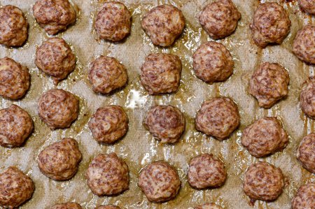 Foto de Lots of meat balls cooked in owen Sweden december 22 2022 - Imagen libre de derechos