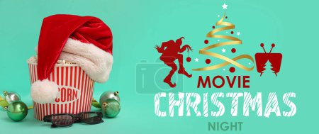 Bannière avec popcorn, chapeau de Père Noël, boules de Noël et lunettes 3D sur fond turquoise. Fête de Noël