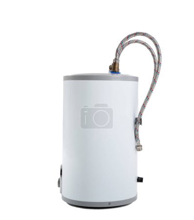 Moderner elektrischer Boiler auf weißem Hintergrund