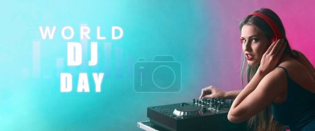 Téléchargez les photos : Female dj playing music in nightclub. Banner for World DJ Day - en image libre de droit