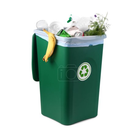 Foto de Papelera de reciclaje con basura sobre fondo blanco - Imagen libre de derechos