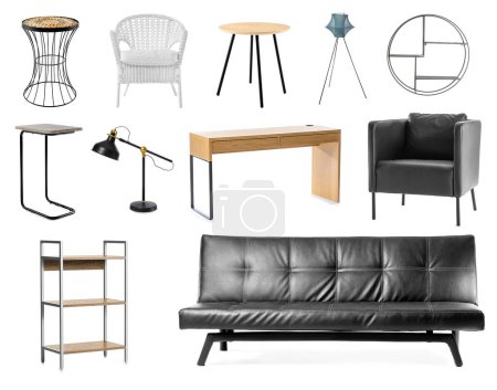 Téléchargez les photos : Ensemble de nouveaux meubles et lampes modernes sur fond blanc - en image libre de droit