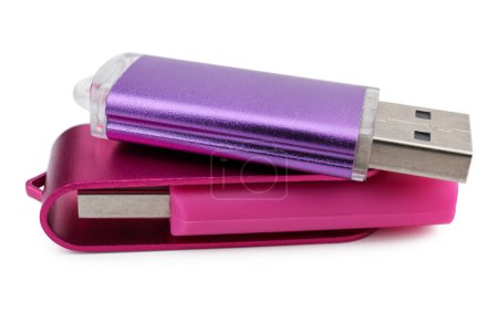 Foto de Unidades flash USB coloridas sobre fondo blanco - Imagen libre de derechos