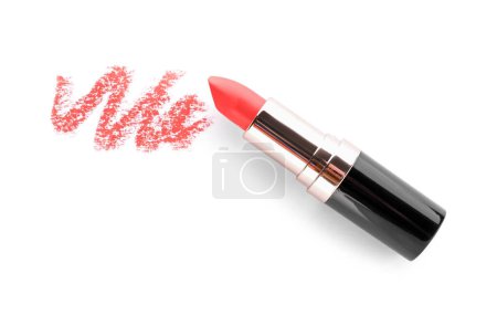 Téléchargez les photos : Beau rouge à lèvres avec échantillon sur fond blanc - en image libre de droit